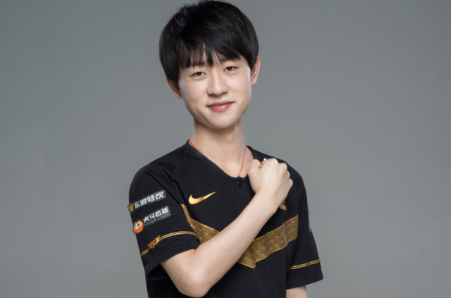 场上立足的 场上立足的